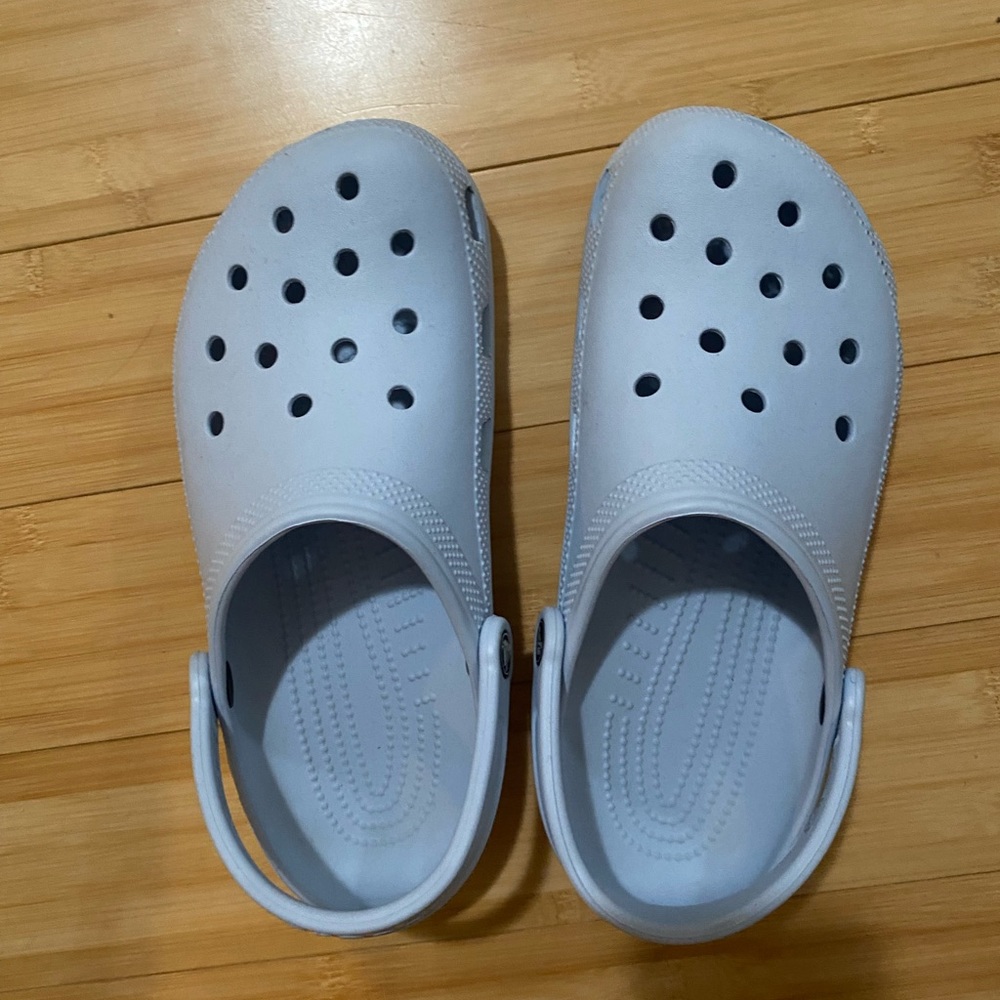 Crocs Classic Clogs in Mineral Blue (8) NWOT